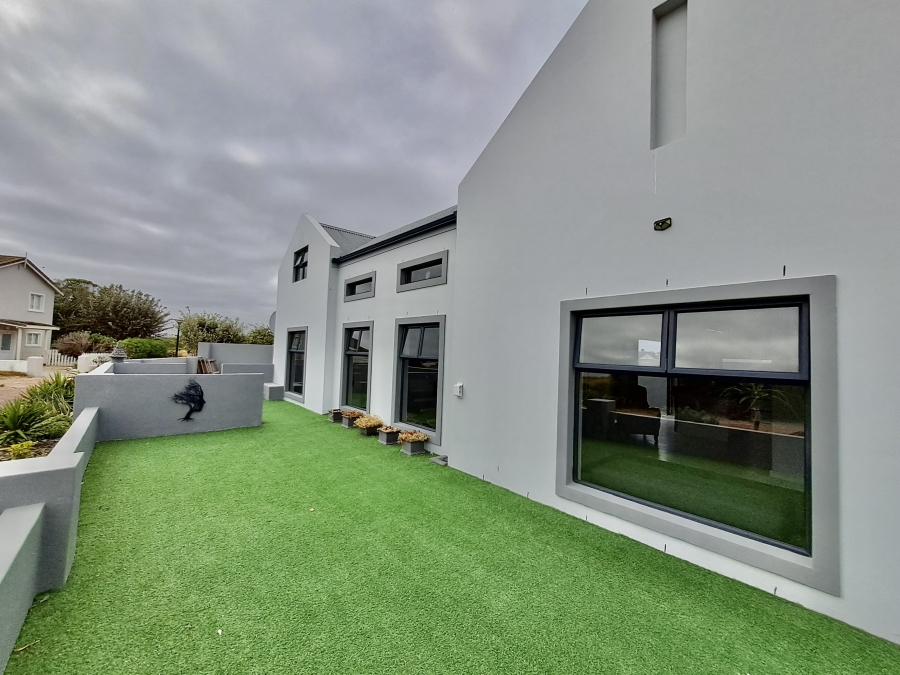 3 Bedroom Property for Sale in Yzerfontein Western Cape